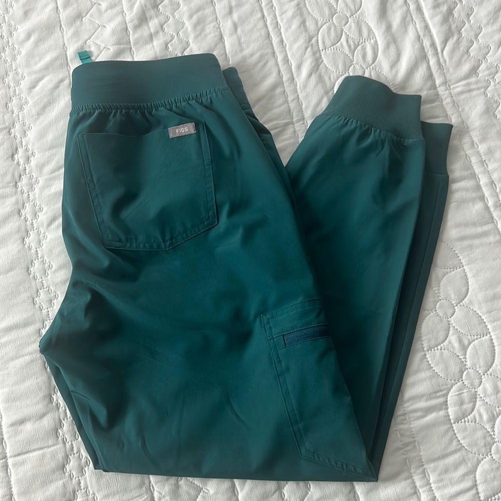 Figs fionlite joggers